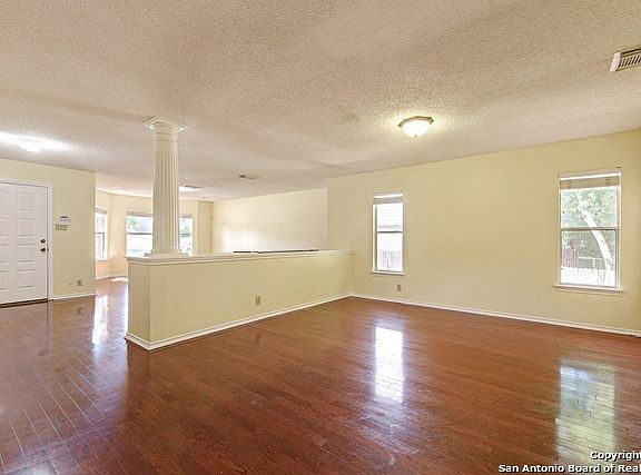 3rd image of 8654 Park Olympia