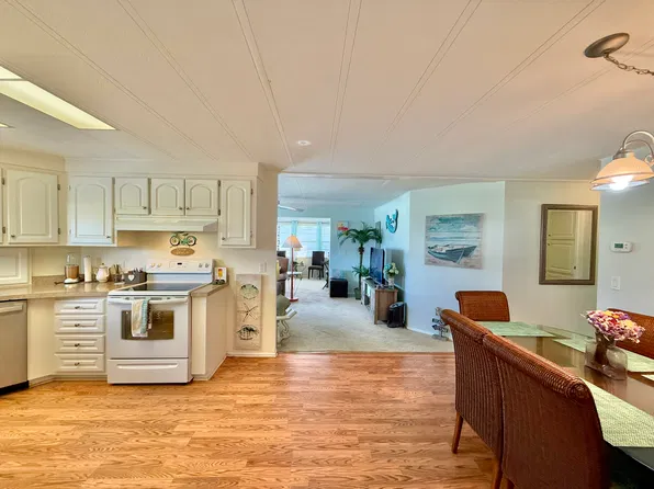 5735 Danbury Ln #107, Sarasota, FL 34233