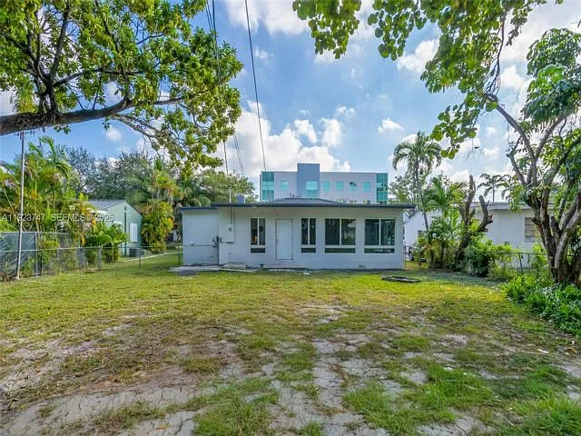 648 South Dr — Photo 10
