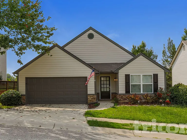 355 Meadow Vista Ln — Photo 1