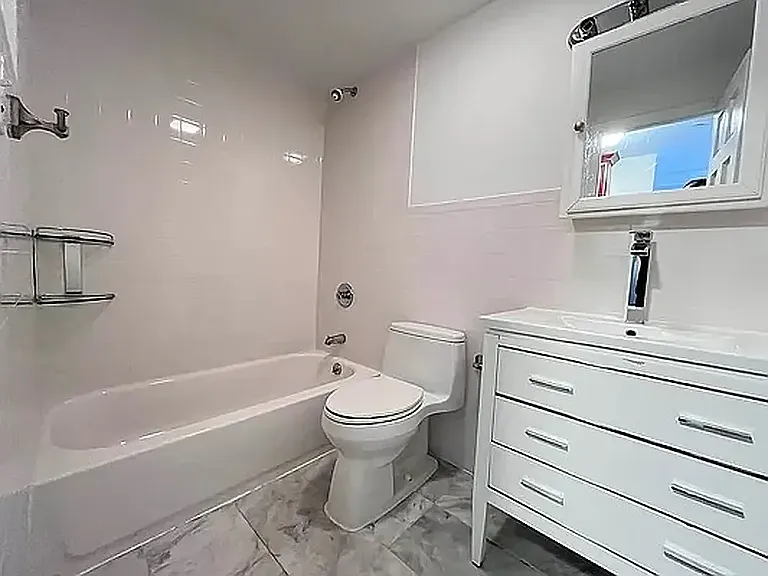 43-12 Broadway #2L — Photo 3