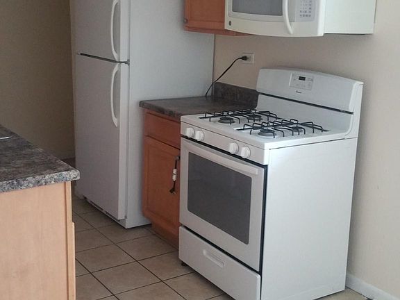 3rd image of 1810 W Hatherleigh Ct APT 1D
