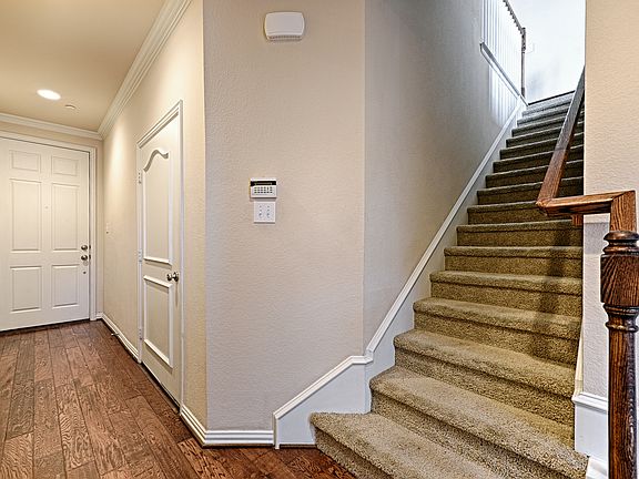 3rd image of 2326 Stutz Dr Unit 117