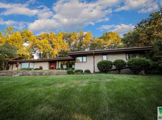 125 Cook Dr, Sioux City, IA 51104