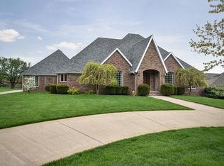 718 S Mumford Cir, Springfield, MO 65809