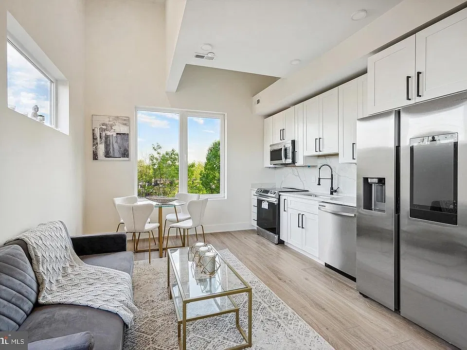 1307 Longfellow St NW #11
