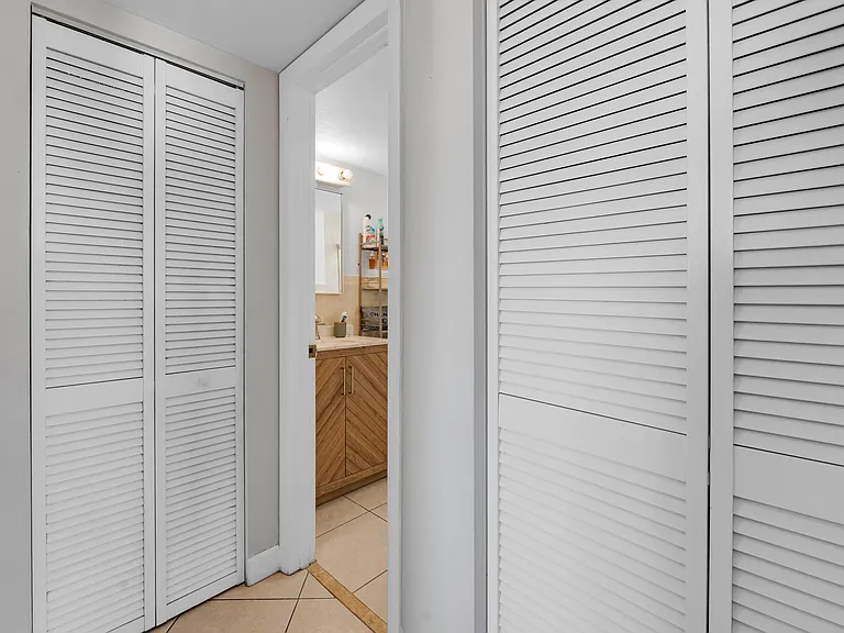 415 NE 2nd St #209 — Photo 18