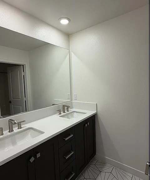 204 Baluster — Photo 12