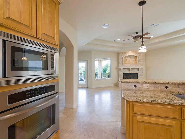 104 Cedar Glen Cv — Photo 9