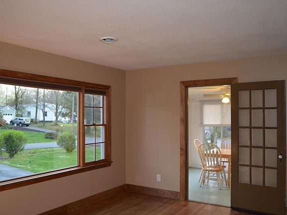 5th image of 211 Hermitage Dr