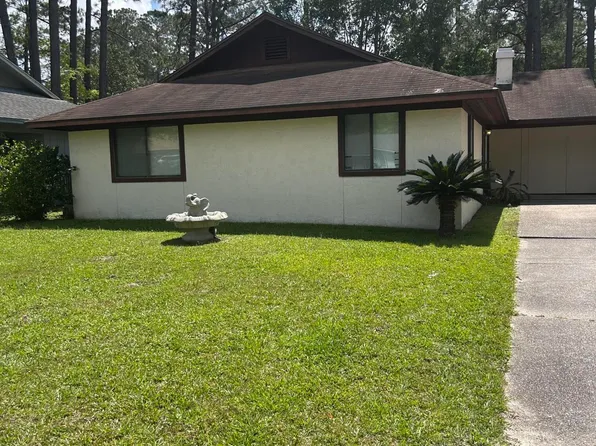 1 Quail Creek Dr, Diamondhead, MS 39525