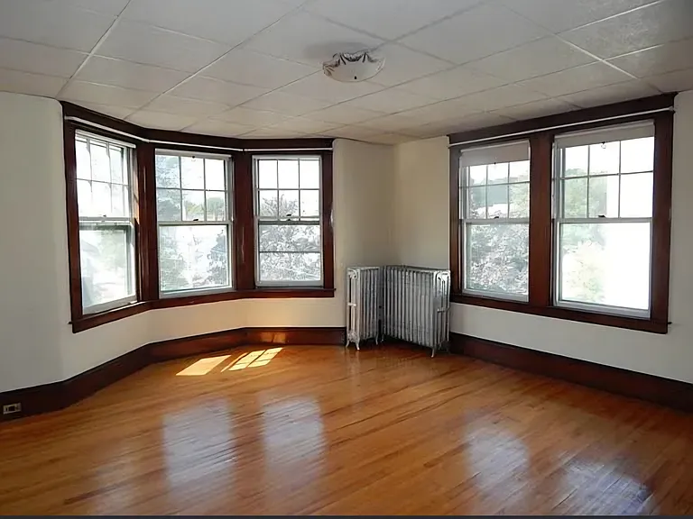 171 College St #5 — Photo 13