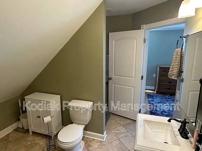 467 E 5th Ave — Photo 21