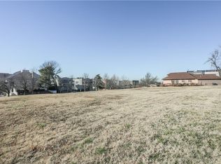 801 NW 7th St, Moore, OK 73160