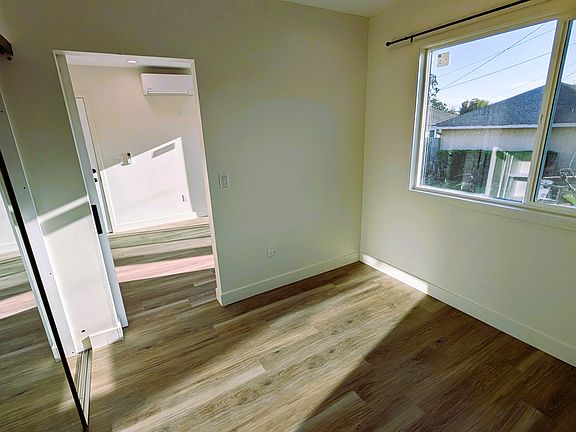 Bedroom highlights privacy and spacious space to rest