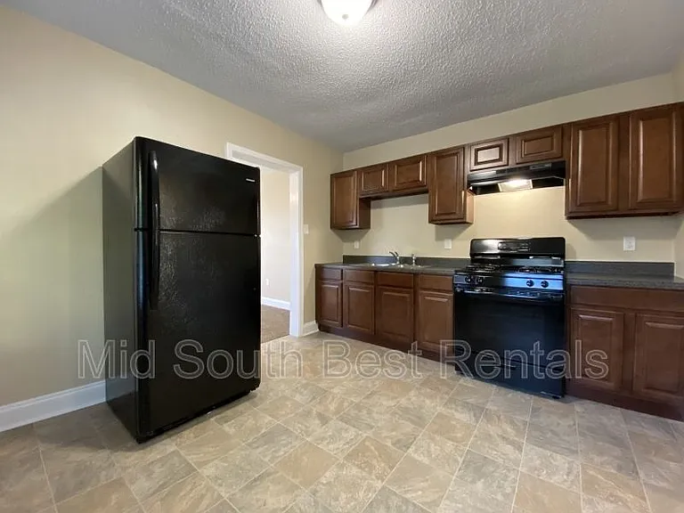 1100 S Woodrow St #B — Photo 3