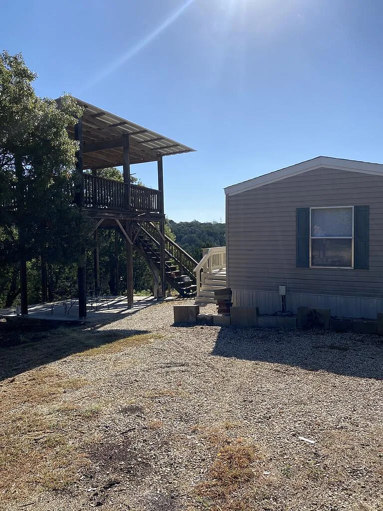 2 bed, 2.0 bath, 896 sqft, $1,600 — Photo 1