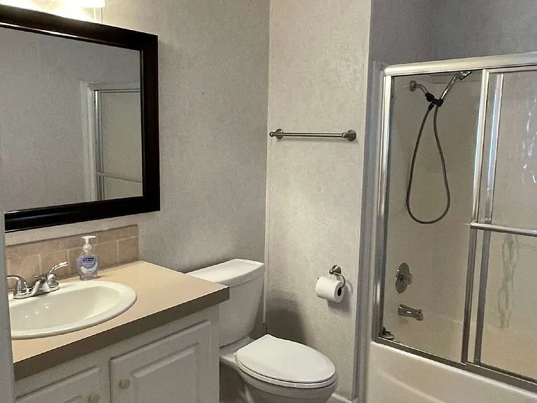 5453 Williamsburg Ln — Photo 25