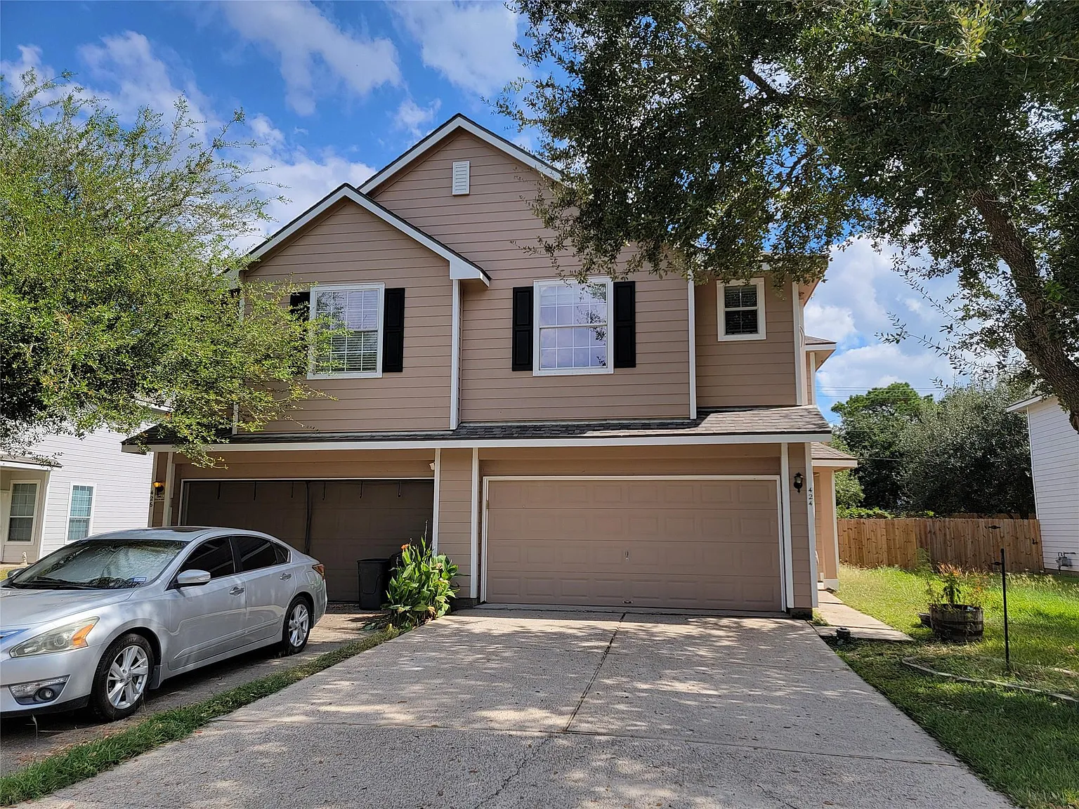 3 bed, 2.5 bath, 1690 sqft, $2,000 — Photo 1