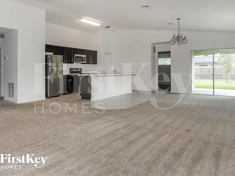 3157 SW Letchworth St — Photo 4
