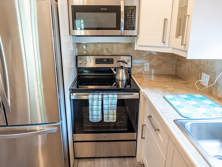 1506 SW 28th Ter — Photo 42