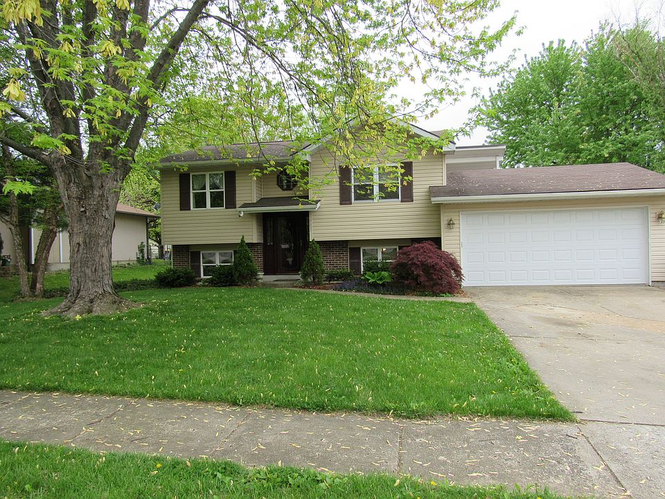 1st image of 703 Aster Ln