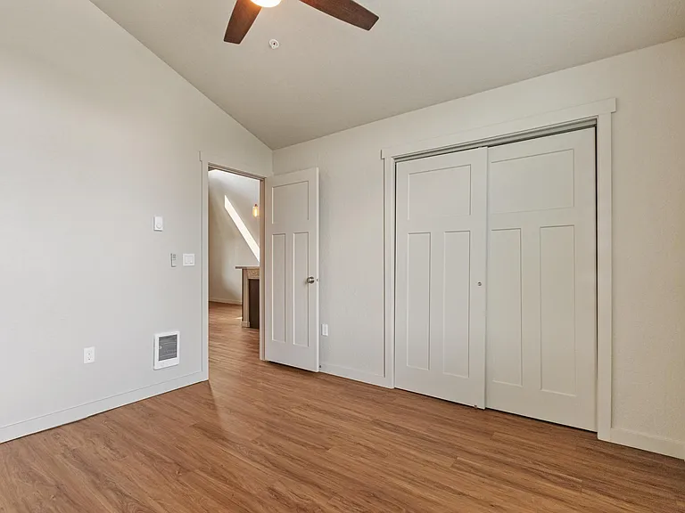 608 E 2nd Ave #302 — Photo 8