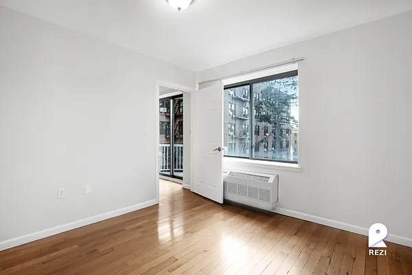 Rented by REZI | media 18