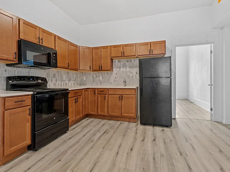 21 Myrtle Ave #1 — Photo 2