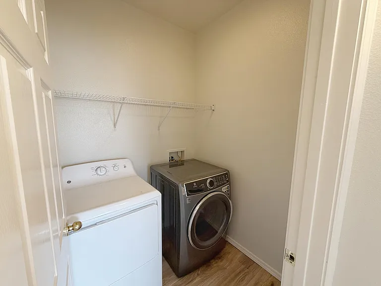 1105 Meadowlark Way SE #C — Photo 21