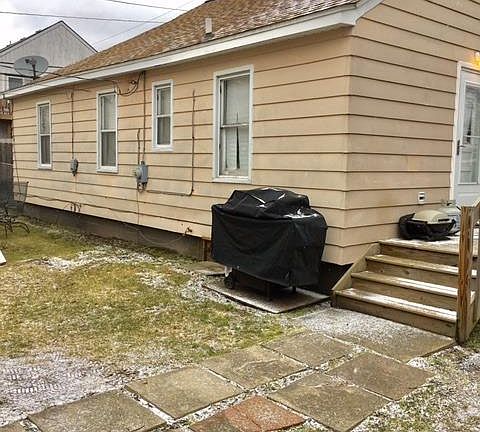 3rd image of 1540 Parkway Dr