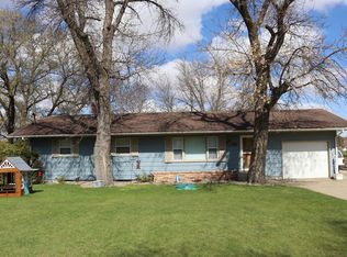 804 Riverview Dr, Valley City, ND 58072