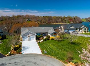 836 Boxwoodgreen Dr, Wirtz, VA 24184