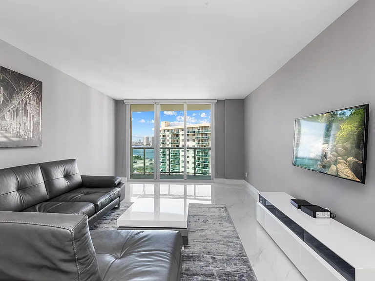 19380 Collins Ave #1527 — Photo 19