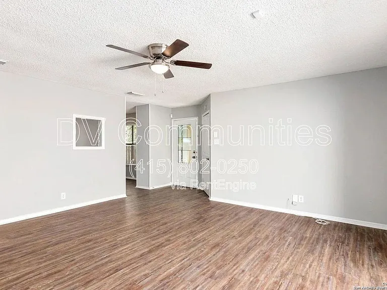 9211 De Frene — Photo 2