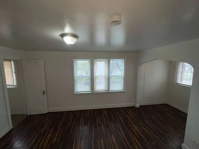 20290 Annott Ave — Photo 9