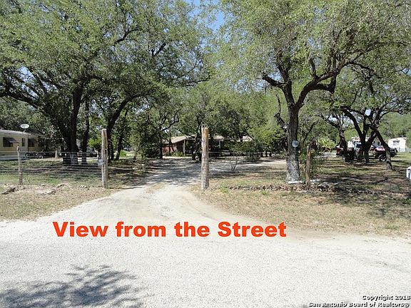 3rd image of 980 Sherwood Forest Dr
