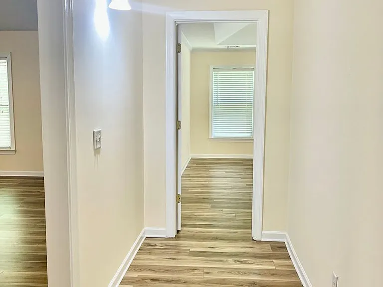 373 Southgate Dr — Photo 26