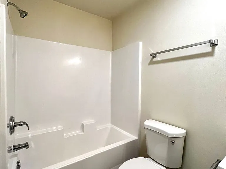713 N 6th Ave — Photo 12