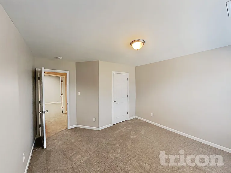 1324 Pondhaven Dr — Photo 9