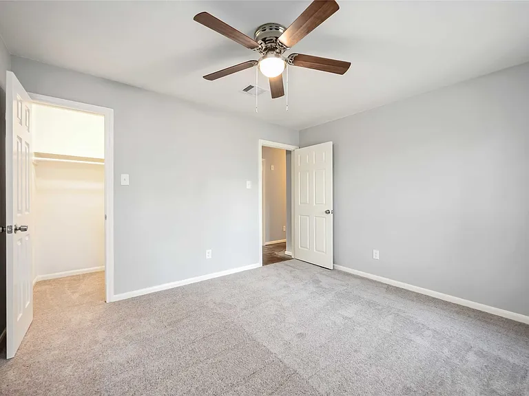 3823 Fernglade Dr — Photo 18