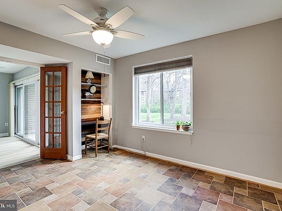 4th image of 9812 Kingsbridge Dr