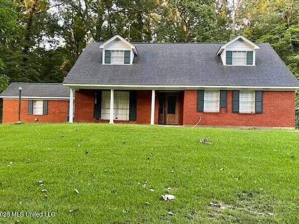 200 Dunbarton Dr, Natchez, MS 39120