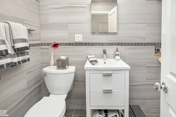 Rented by Brown Harris Stevens | media 18