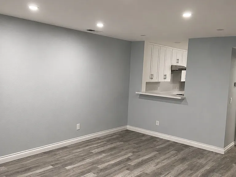 866 Marigold Ct — Photo 1