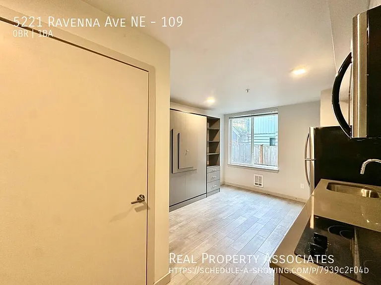 5221 Ravenna Ave NE — Photo 8