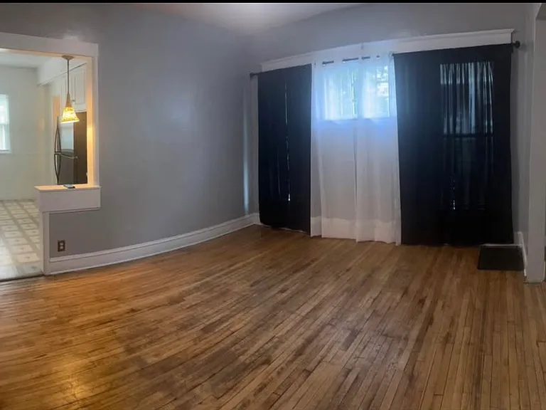 49 Hastings St NE — Photo 1