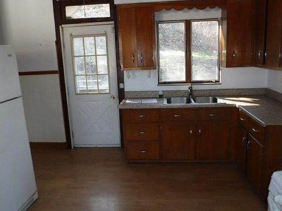 Kitchen with appliances