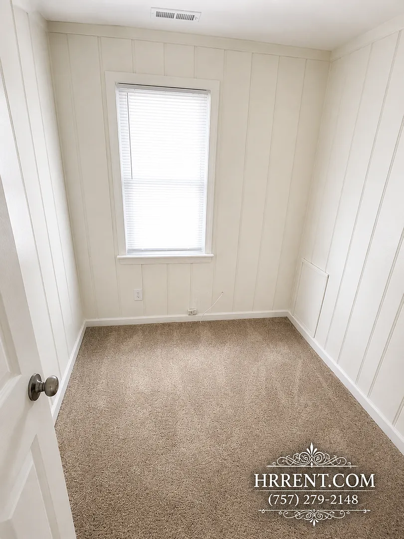 NEWLY Renovated 3 Bedroom 1 Bathroom Single Family Home located in the Mt. Herman area of Portsmo... — Photo 2