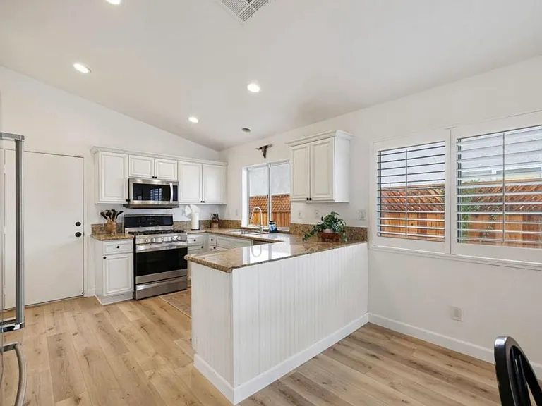 49132 Violet St — Photo 17